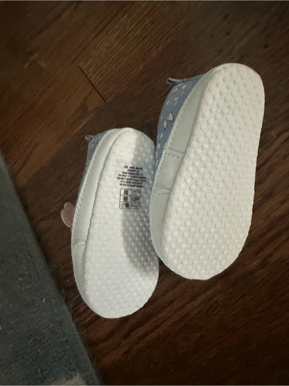 Disney Minnie Mouse Light Blue Heart Slip-On Baby Sneakers
